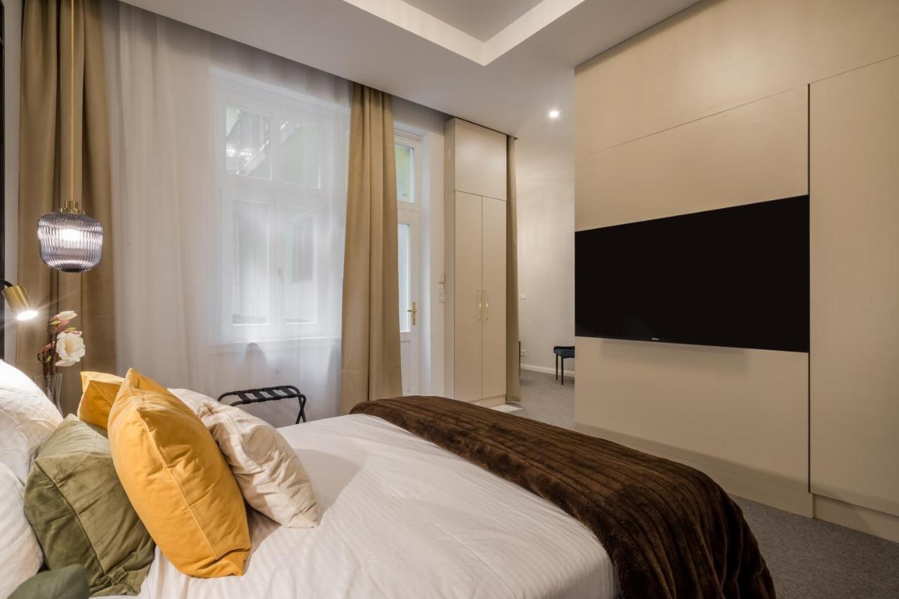 Astoria Boutique Suites- Best Location By Bqa Budapest Kültér fotó